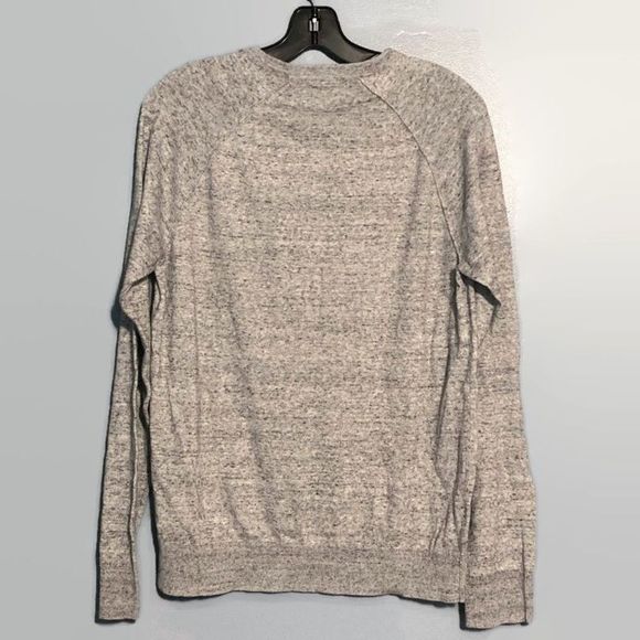 Old Navy Men's Light Gray Crewneck Long Sleeve Sweater - Picture 7 of 10